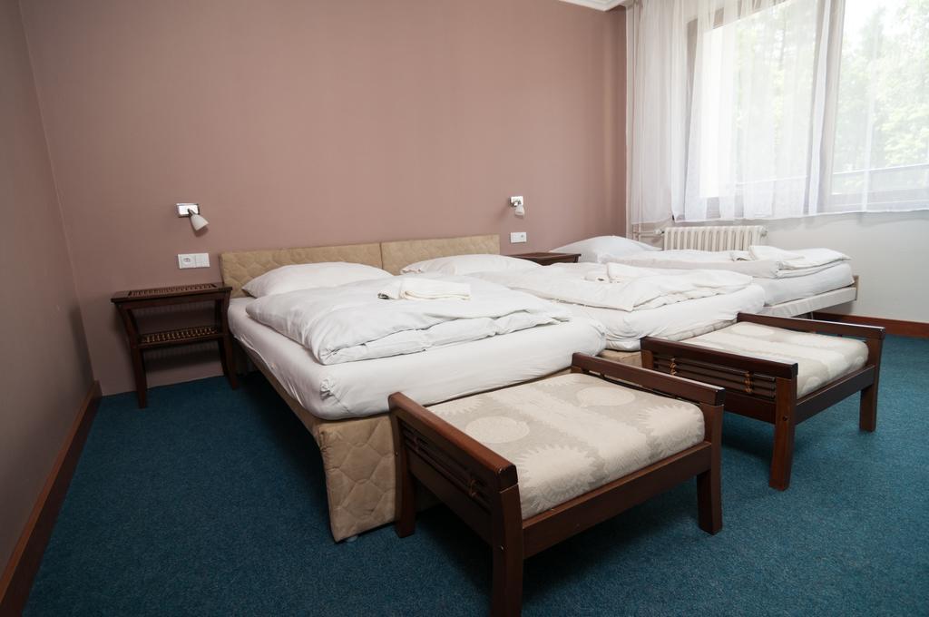 Hotel Radejov Knezdub Exteriör bild