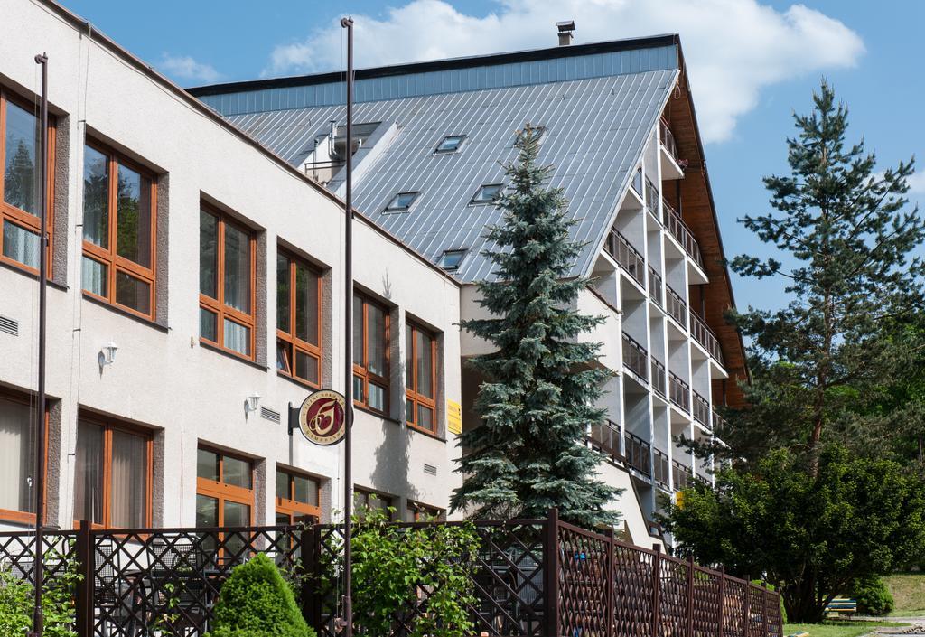 Hotel Radejov Knezdub Exteriör bild