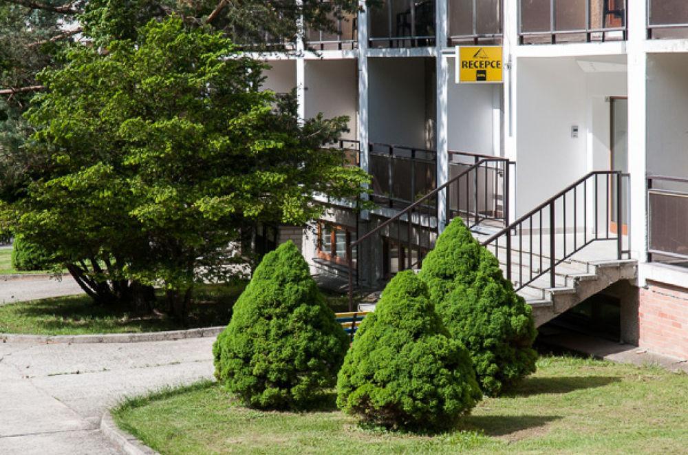 Hotel Radejov Knezdub Exteriör bild
